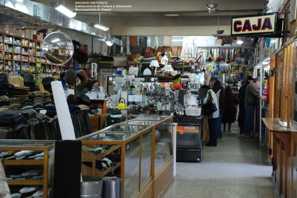 Nostalgia activada: funciona en Esquel el último almacén de Ramos Generales