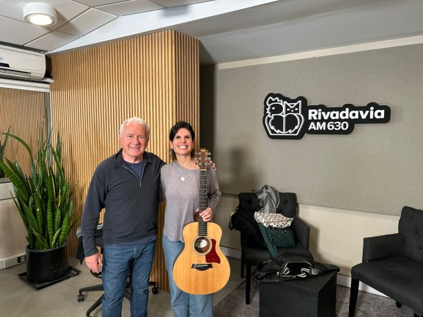 Música en vivo con Julieta Caputo