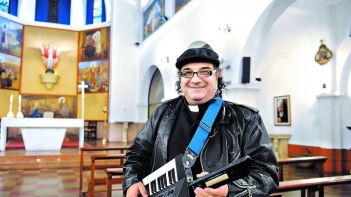 Padre César: &quot;Milei no entiende nada de justicia social&quot;