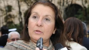Dra. Adela Armando: "Cuando se sospecha que un niño ha ingerido una pila botón, es una urgencia endoscópica: hay que extraerla de forma inmediata"