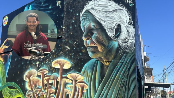 Es brasileño y hace murales con aerosol en Buenos Aires