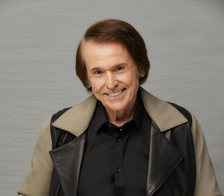 Raphael agot&oacute; localidades para su show del 14 de Mayo en el Estadio Luna Park