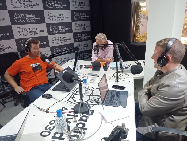Reviví el pase entre Marcelo Longobardi y Jonatan Viale con el humor de Ariel Tarico