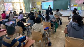 Horacio Olivera: "La asistencia es del 100%, no hay deserción, la educación pública es eficiente y los niños en la primaria se encargan de limpiar la escuela"