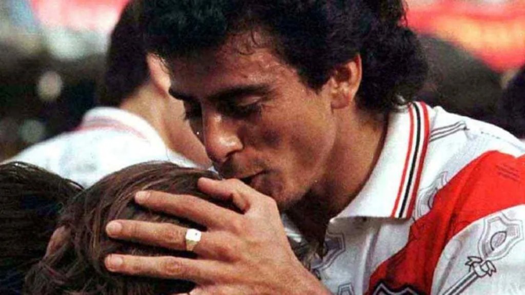 Roberto Monserrat: &quot;Hasta la era Gallardo, el River del 96 fue el mejor equipo que la gente recordaba&quot;