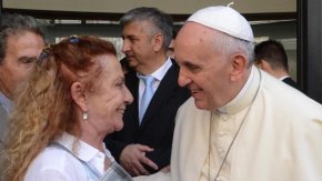Alicia Barrios: "Al Papa Francisco siempre lo quisieron matar"
