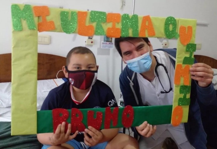 La historia del niño que tiene 7 años y superó el cáncer