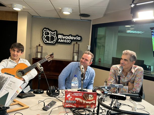 ¡Tango en vivo con el trío de "Tango a Tres Bandas"!