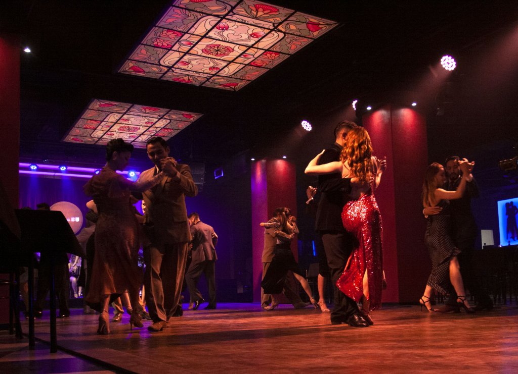 Reabrió el histórico Salón Marabú