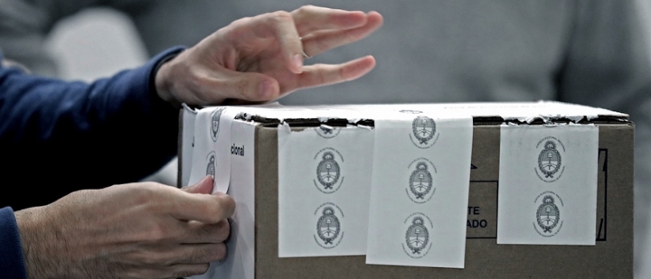 Urnas a la calle y &ldquo;cuartos oscuros accesibles&rdquo;: las medidas que analiza la Justicia para permitir el voto a electores con coronavirus, contactos estrechos o que presenten s&iacute;ntomas