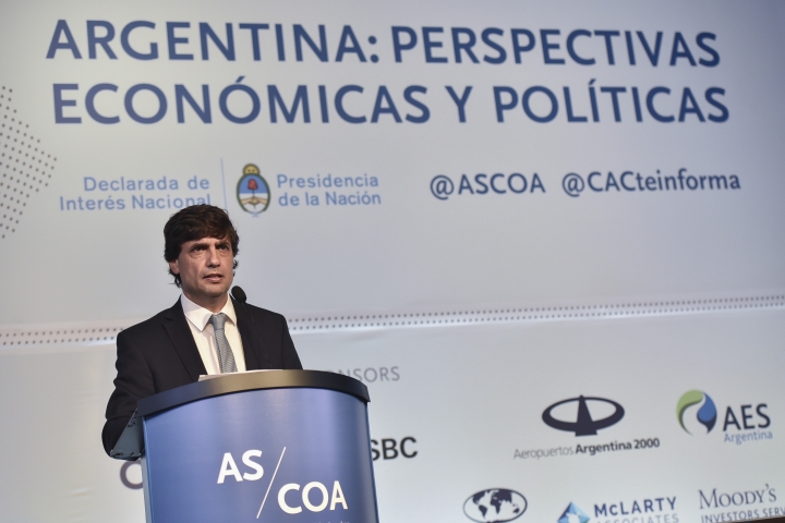 Hernán Lacunza: &quot;Un plan económico se tiene que decidir para adelante&quot;