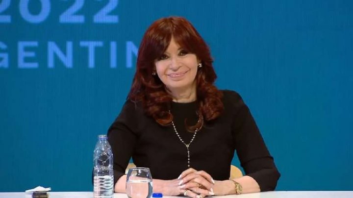 Cristina Kirchner: &ldquo;Que te pongan una banda y te den el bast&oacute;n, no significa que te den el poder&rdquo;