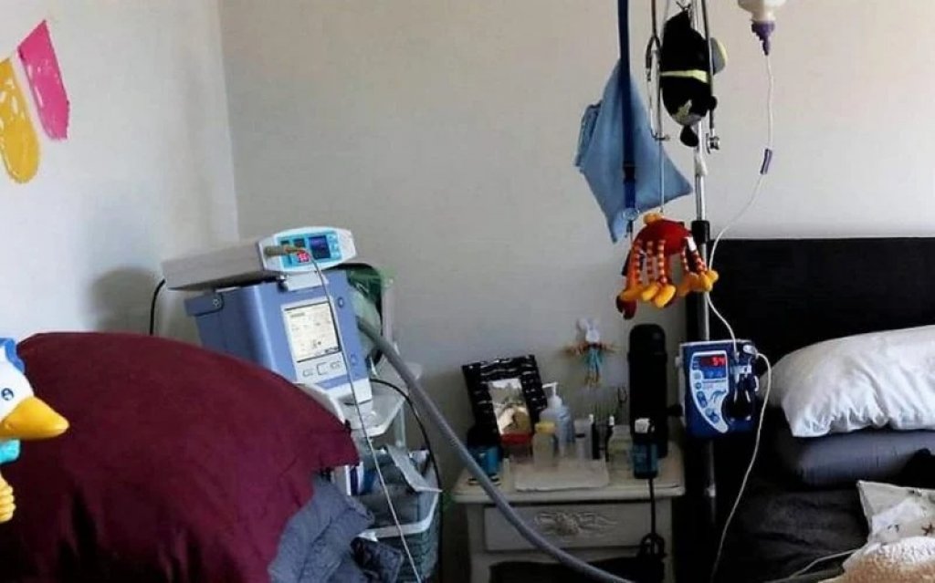 Soledad Gómez, madre de Antonio Gómez Da Silva que requiere el uso constante de un respirador: "Me cortan la luz y me dicen que no tienen la culpa que mi hijo tenga una enfermedad"