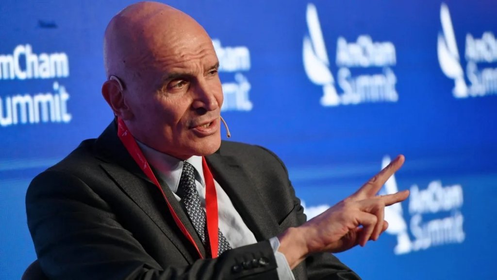 José Luis Espert: "Milei es un político profesional, sino no hubiese hecho campaña con Menem y Bussi"