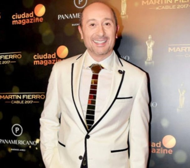 Claudio Cosano: "Tuve una infancia difícil, pero no era una opción para mi dejar de estudiar"