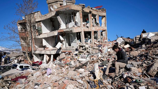 Sacerdote argentino desde el terremoto en Turquía: "Es como si hubiera habido una guerra"