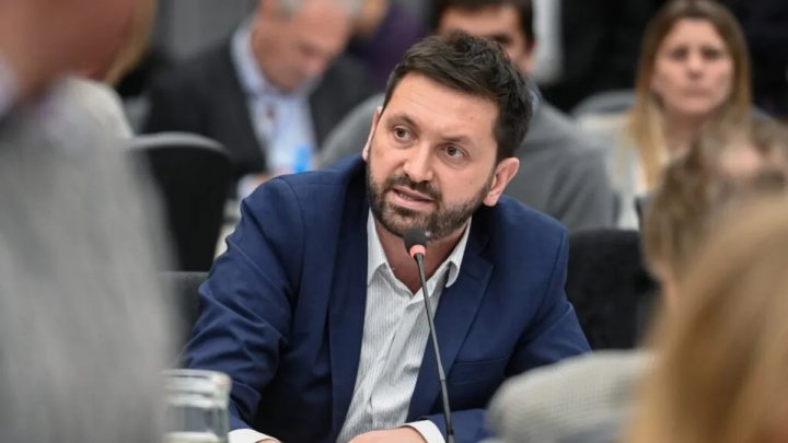 Pablo Juliano: "Algunos pol&iacute;ticos olvidan de d&oacute;nde venimos y creen que hacer pol&iacute;tica es sacarse fotos celebrando un veto"