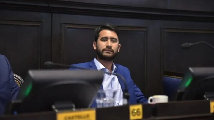 Pol&eacute;mica por la compra de gel lubricante: "Est&aacute; en el subsuelo de las necesidades de la provincia"