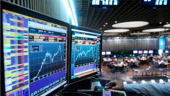 Mercados: fuerte ca&iacute;da de las acciones y los bonos, mientras que el riesgo pa&iacute;s se acerca a los 2.000 puntos