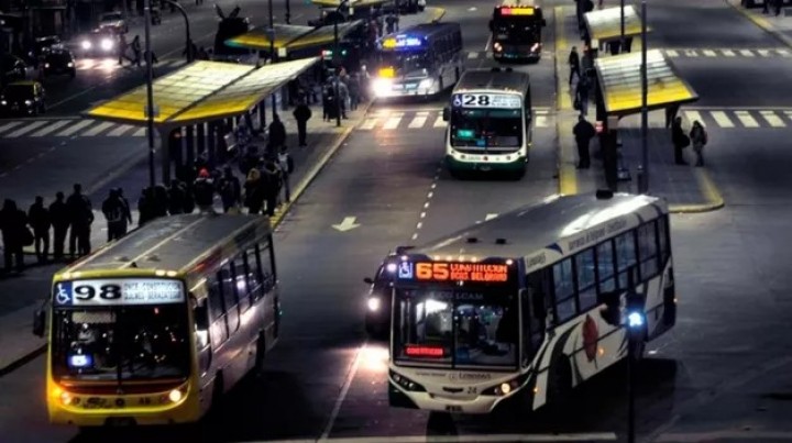 Paro de colectivos: qué debe ocurrir para que vuelvan a circular a la noche