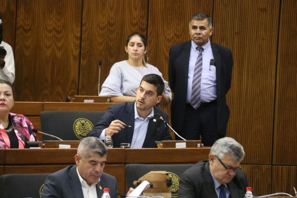 Rubén Rubín, diputado paraguayo, desmiente querer ir a la guerra con Argentina: "Es una mala interpretación"