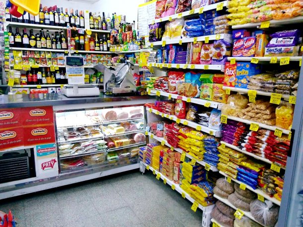 Claudio Carapsu, almacenero de Hurlingham: "La odisea de un almacenero para tener los precios justos barriales"