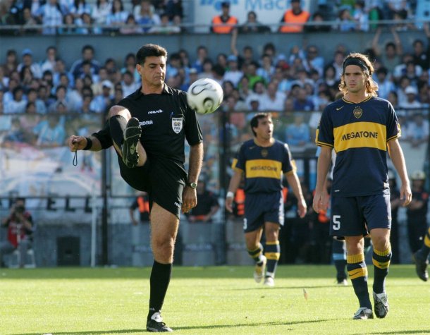 Claudio Martín: "Vi a Javier Castrilli firmar autógrafos. Tello es el árbitro que más me gusta"