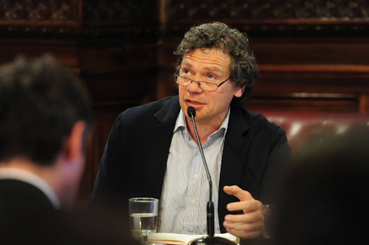 Roberto Gargarella: "Veo como una dinámica destructiva dentro del frente de Gobierno"