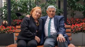 Tiene 84 a&ntilde;os y se puso a estudiar podolog&iacute;a para ayudar a su esposa que tiene diabetes: conoc&eacute; la historia de Alberto Fierro