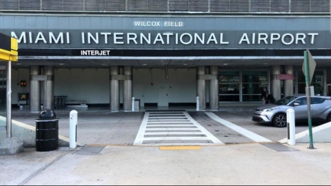 Argentinos varados en Miami: “Decidí venir a darme las vacunas 'aprobadas' para poder visitar a mi hija que vive en Australia”