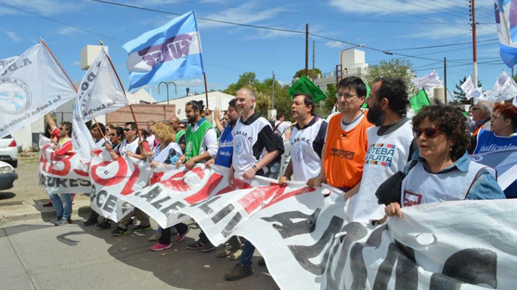 Los alumnos de quinto año en Santa Cruz pueden tener 30 materias previas