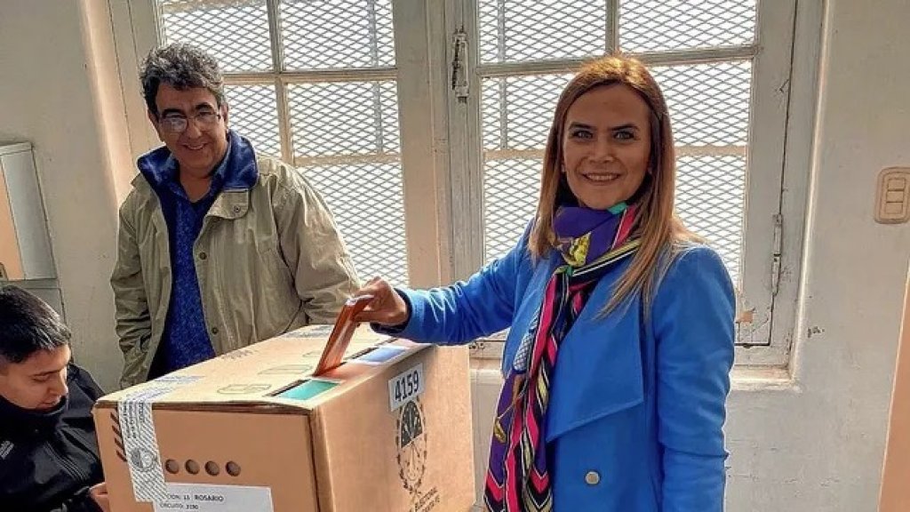 Amalia Granata: &quot;Omar Perotti hace 30 años vive de la política. Es la casta con olor a naftalina&quot;