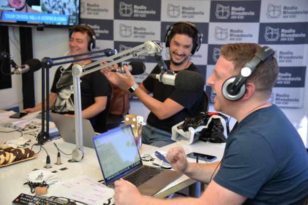 Escucha el pase entre Jonatan Viale y Nacho Ortelli