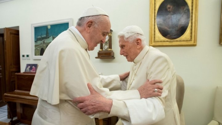 Muerte de Benedicto XVI: "Francisco no puede no sentir un profundo amor por &eacute;l"