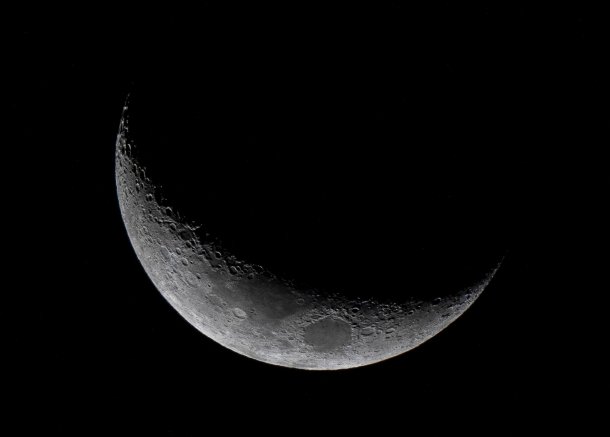 Científicos chinos descubrieron agua en la Luna