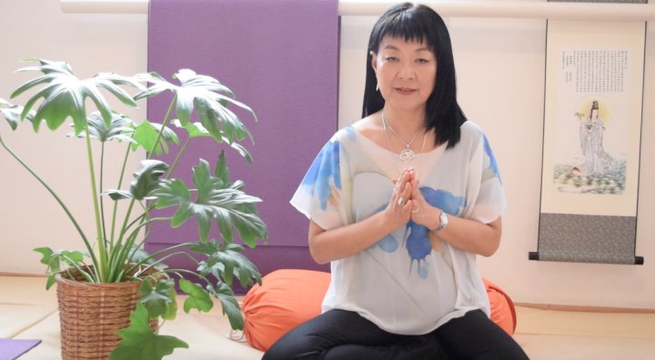 Nancy Nakazato y su m&eacute;todo para hacer yoga