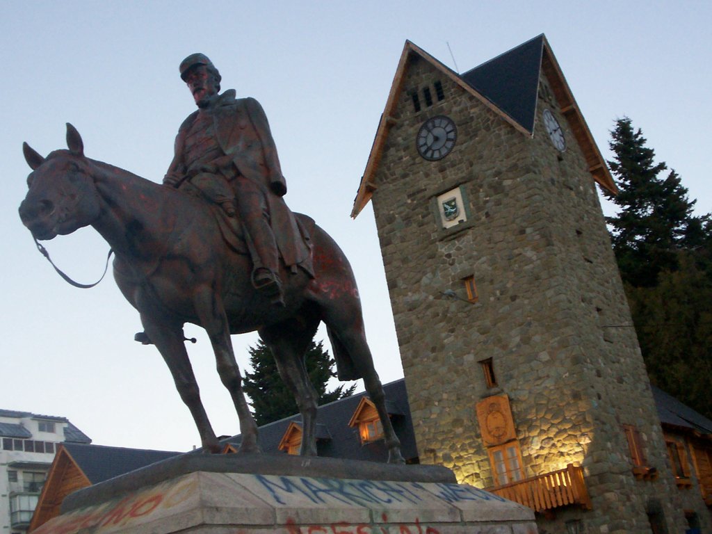 Trasladarán el monumento de Julio Argentino Roca del centro cívico de Bariloche