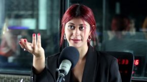 Kiana Malek: "El Gobierno est&aacute; revisando las casas para ver si la gente tiene acceso a internet y ver qu&eacute; dicen"