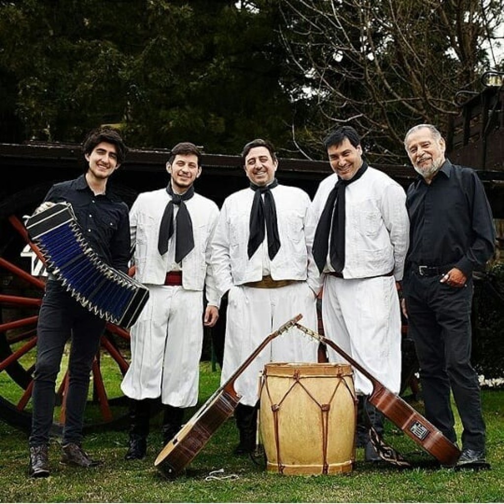 Show en vivo de Los Colorados en Radio Rivadavia
