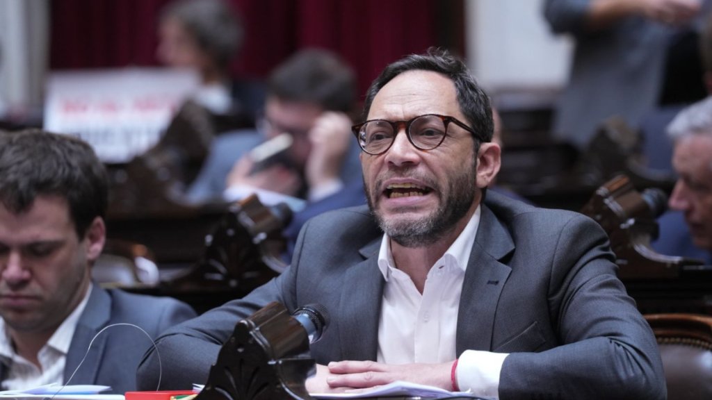 Maximiliano Ferraro: &quot;Hay un loteo de los distintos negocios dentro del Gobierno nacional&quot;