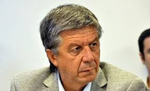 Gustavo Menna aseguró que "el atraso de los pagos a los estatales en Chubut afecta a 62 mil personas"