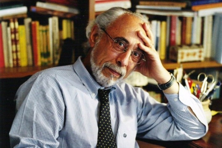 Santiago Kovadloff: "La idea es brindarle al lector que lea un capitulo y pase al libro siguiente"