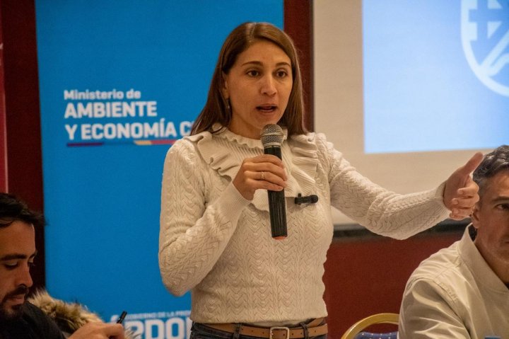 Victoria Flores: "C&oacute;rdoba est&aacute; muy complicada con los focos de incendio"