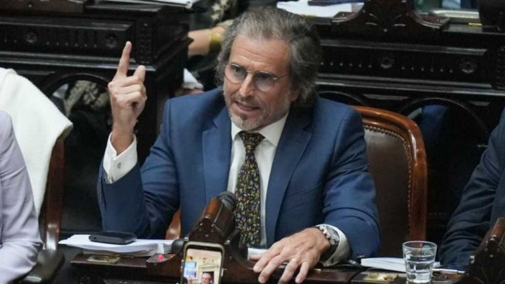 Bertie Benegas Lynch: &quot;Los que fueron parte del saqueo y la impunidad del kirchnerismo ahora vienen a reclamar cosas nobles&quot;