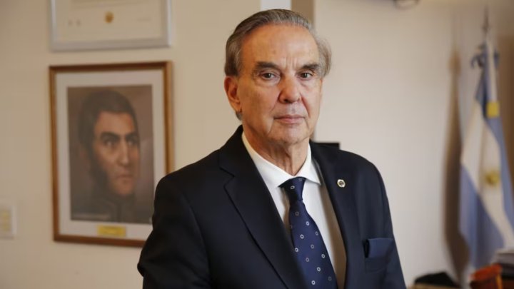 Miguel Ángel Pichetto: "El ministro de Economía debería venir al Congreso a presentar el presupuesto en vez de ser bravucón por las redes sociales"