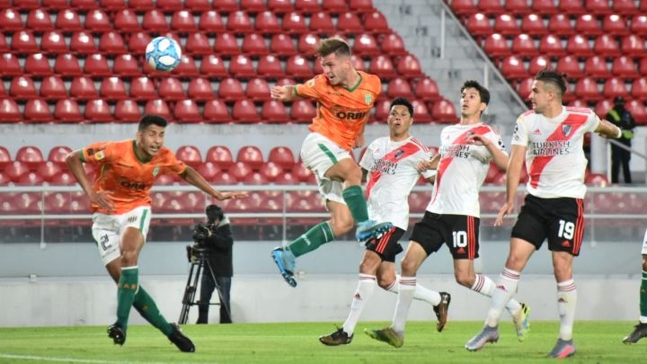 Pie izquierdo para River: Banfield le ganó 3 a 1 en el debut