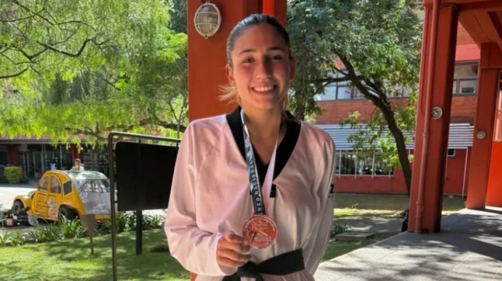 Priscila Rodríguez: “Es campeona de taekwondo y vende ensalada de frutas para poder competir”