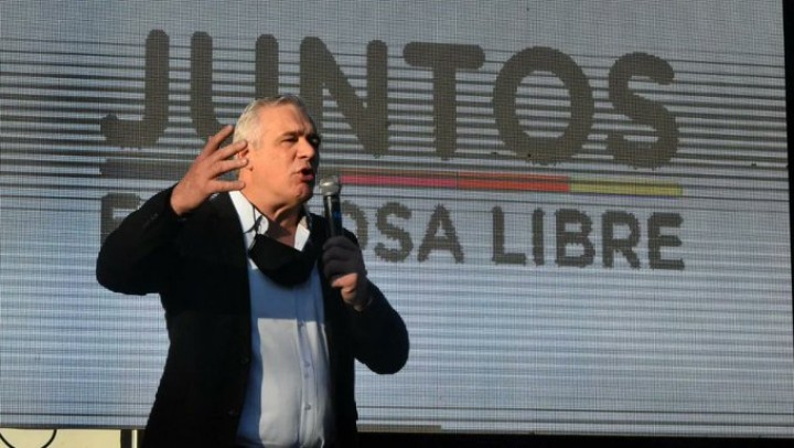 Fernando Carbajal: "Insfrán está absolutamente desquiciado y fuera de eje"