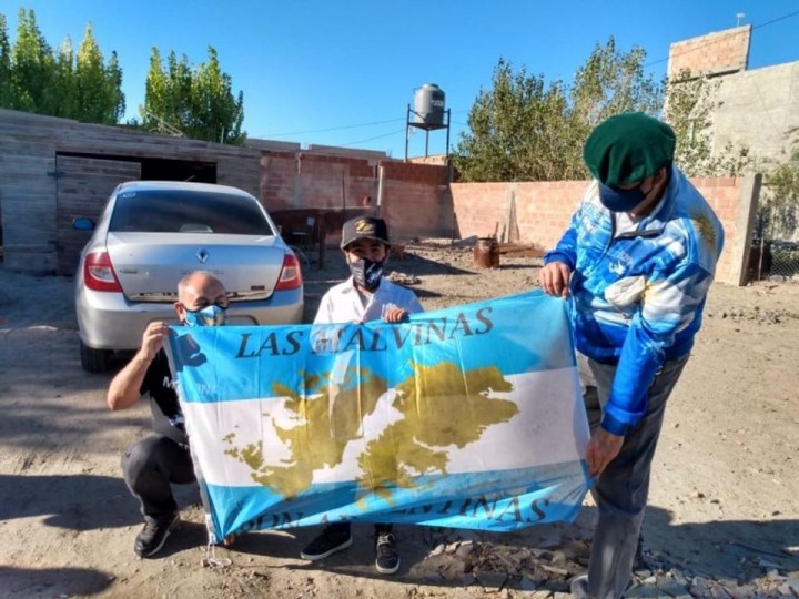 La ejemplar iniciativa de un niño de 9 años: propuso que todos los guardapolvos tengan bordadas las Islas Malvinas