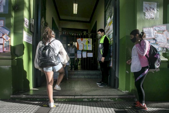 El Gobierno se diferenci&oacute; de la Ciudad con los protocolos de la vuelta a clases: barbijo obligatorio desde los 6 a&ntilde;os
